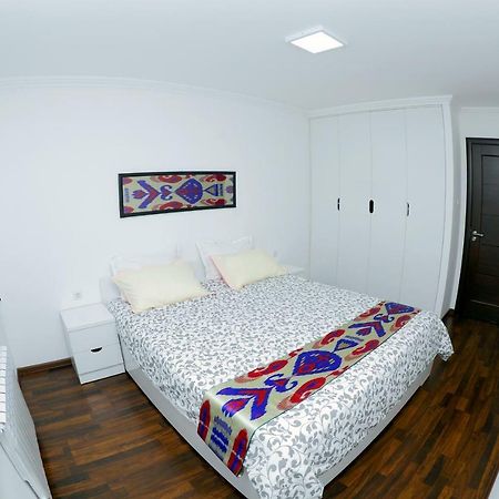Apartment On Registon Kochasi 사마르칸트 외부 사진